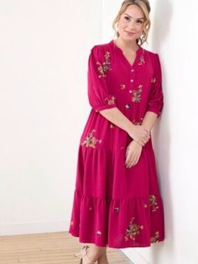 ANTHROPOLOGIE Fig and Flower Fuchsia Embroidered Tiered Dress